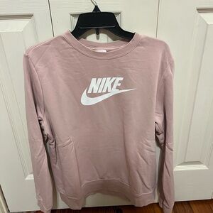 Womens’ Nike Sweatshirt
